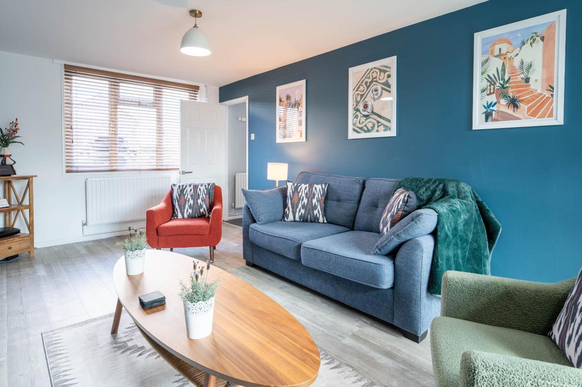 Gatwick Place - 4 Bed 2 Bath Self Contained House With Private Garden Horley Esterno foto