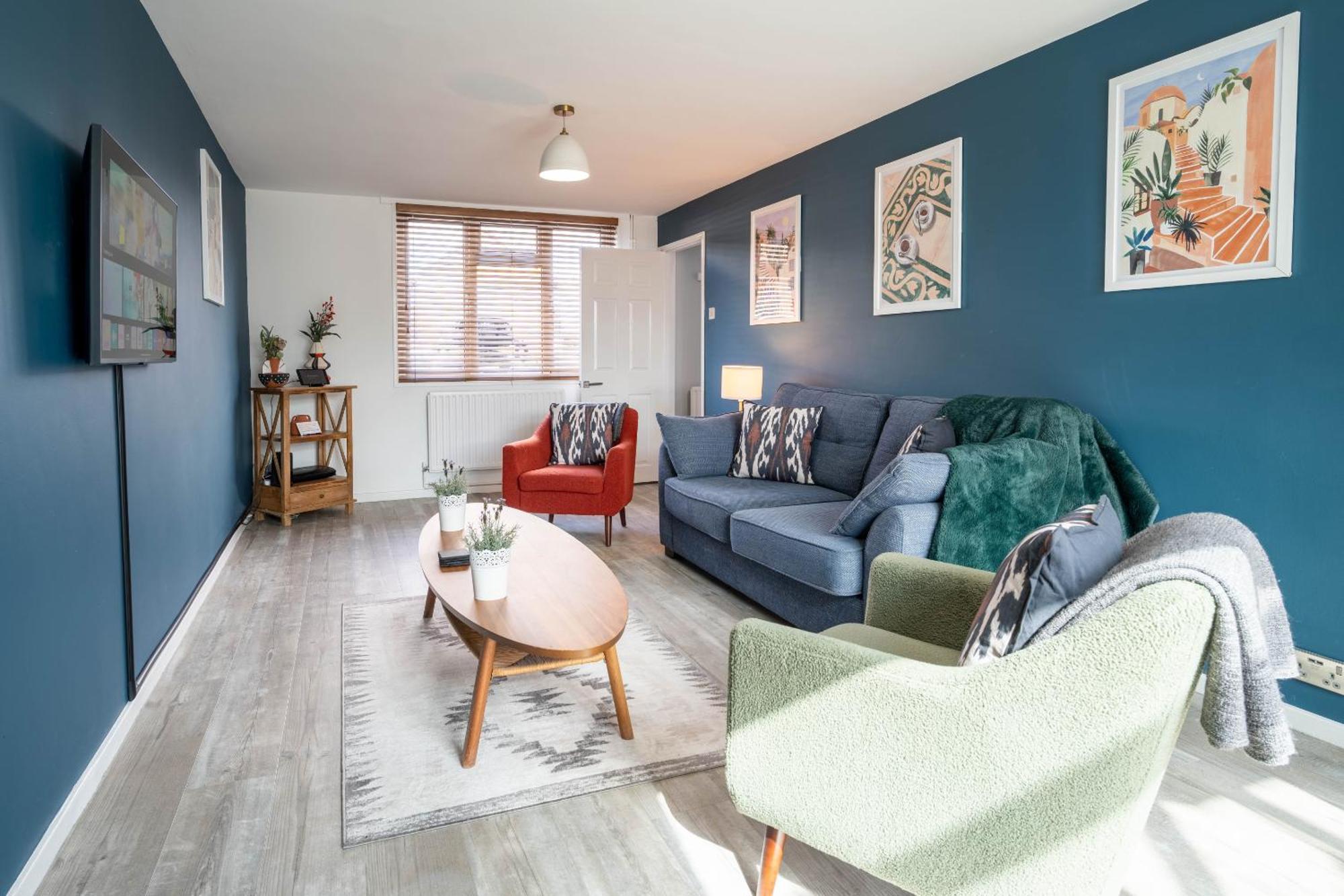 Gatwick Place - 4 Bed 2 Bath Self Contained House With Private Garden Horley Esterno foto